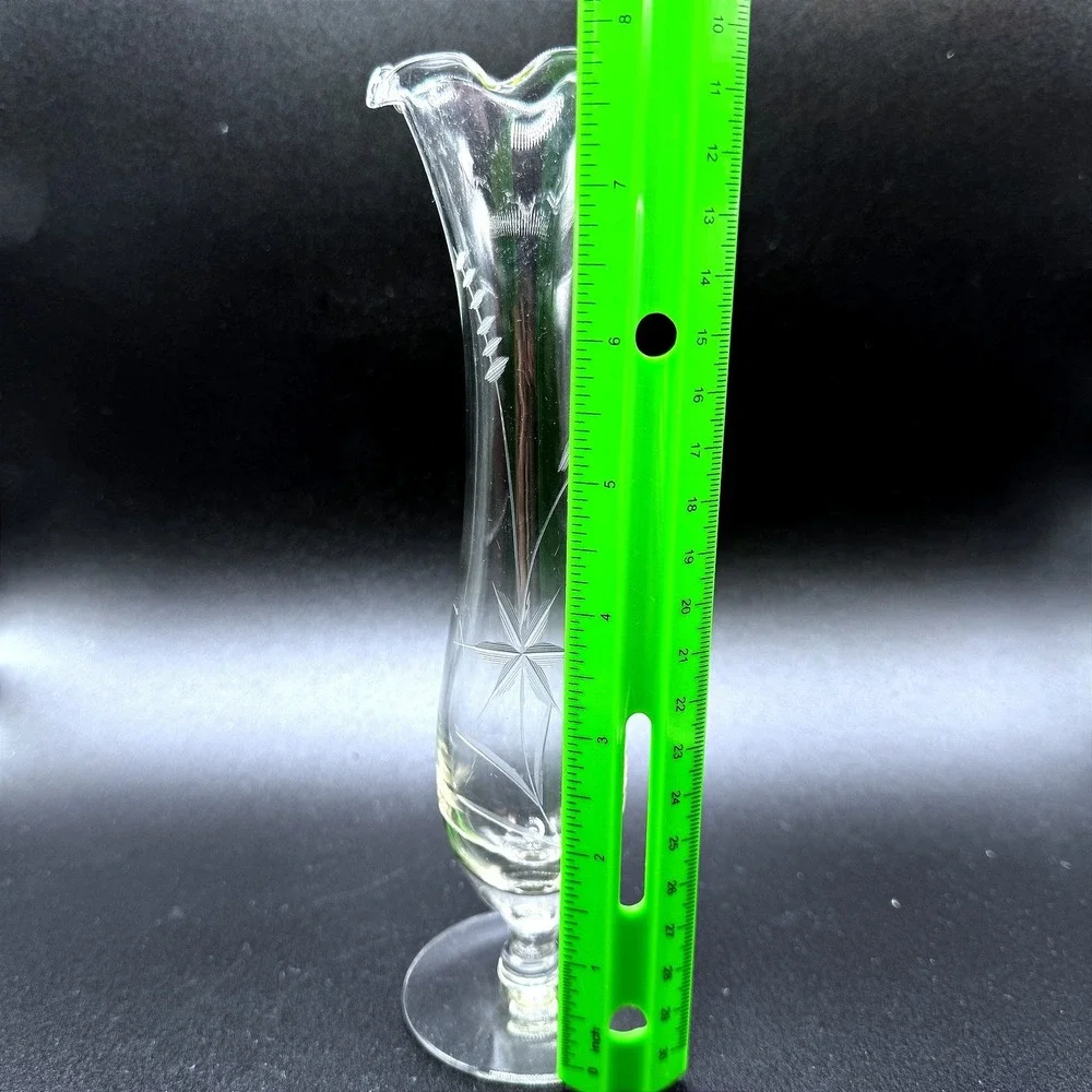 Vintage Etched Crystal Bud Vase Ruffled‎ Rim Pedestal Foot Floral Starburst